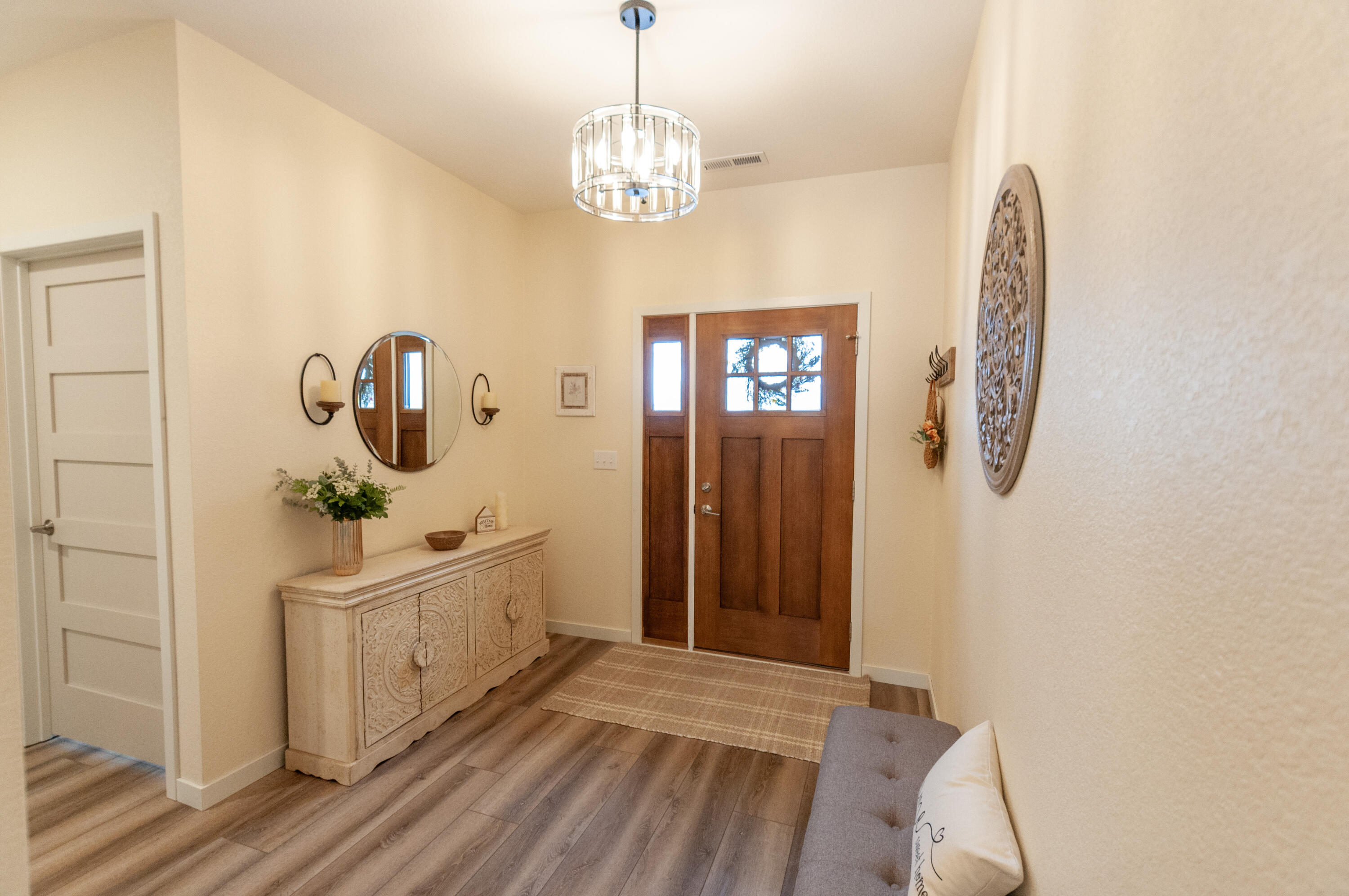 La Crescent, Minnesota 55947, United States, 3 Bedrooms Bedrooms, ,2 BathroomsBathrooms,Residential,Pending,61243