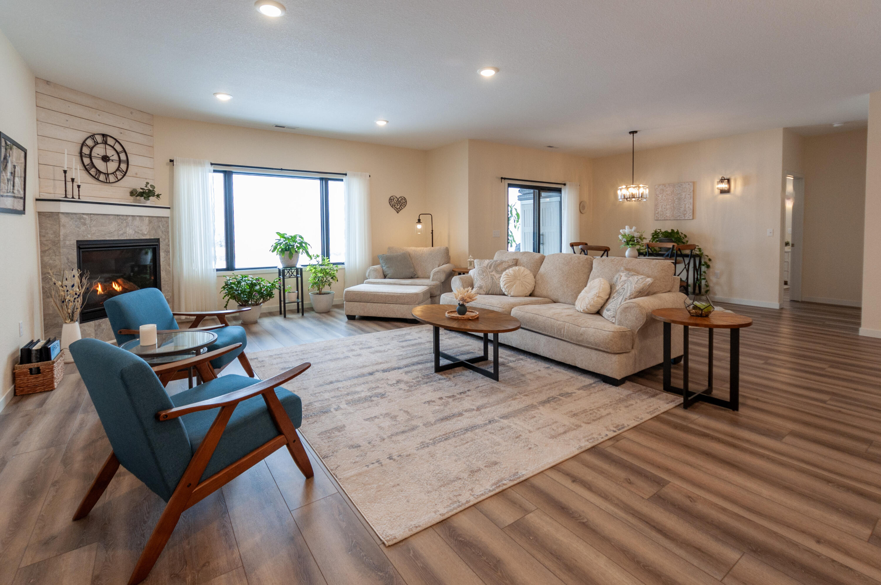 La Crescent, Minnesota 55947, United States, 3 Bedrooms Bedrooms, ,2 BathroomsBathrooms,Residential,Pending,61243