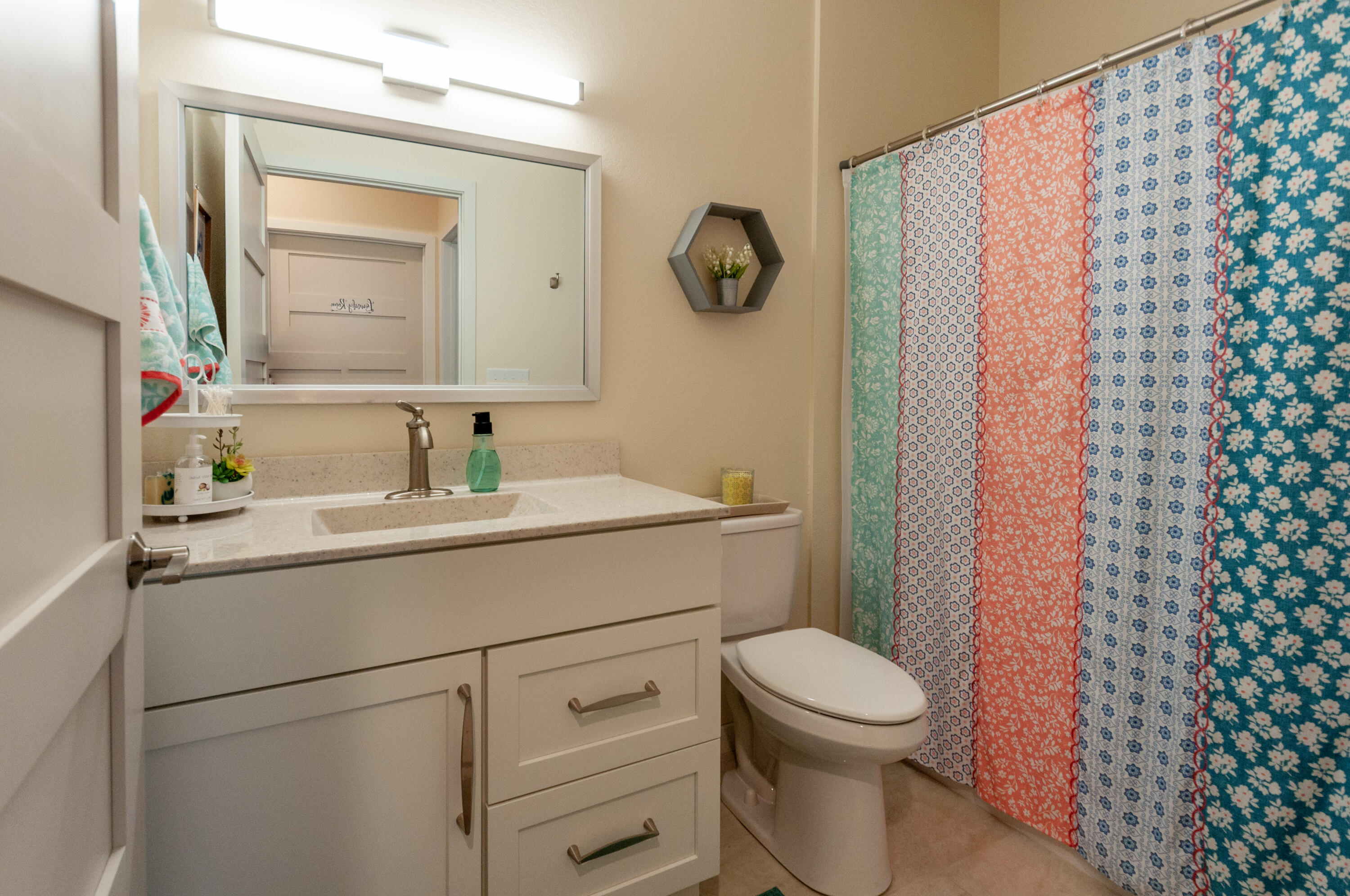 La Crescent, Minnesota 55947, United States, 3 Bedrooms Bedrooms, ,2 BathroomsBathrooms,Residential,Pending,61243