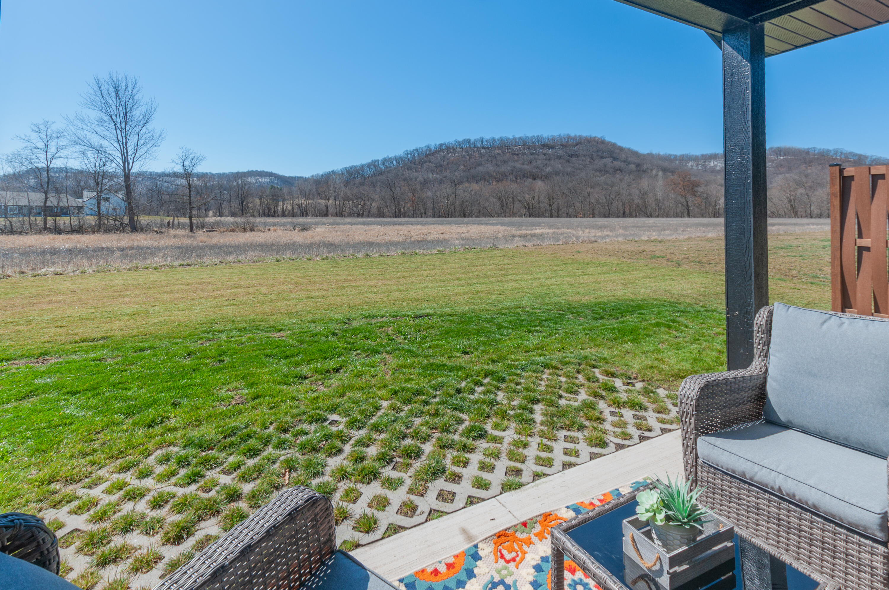 La Crescent, Minnesota 55947, United States, 3 Bedrooms Bedrooms, ,2 BathroomsBathrooms,Residential,Pending,61243