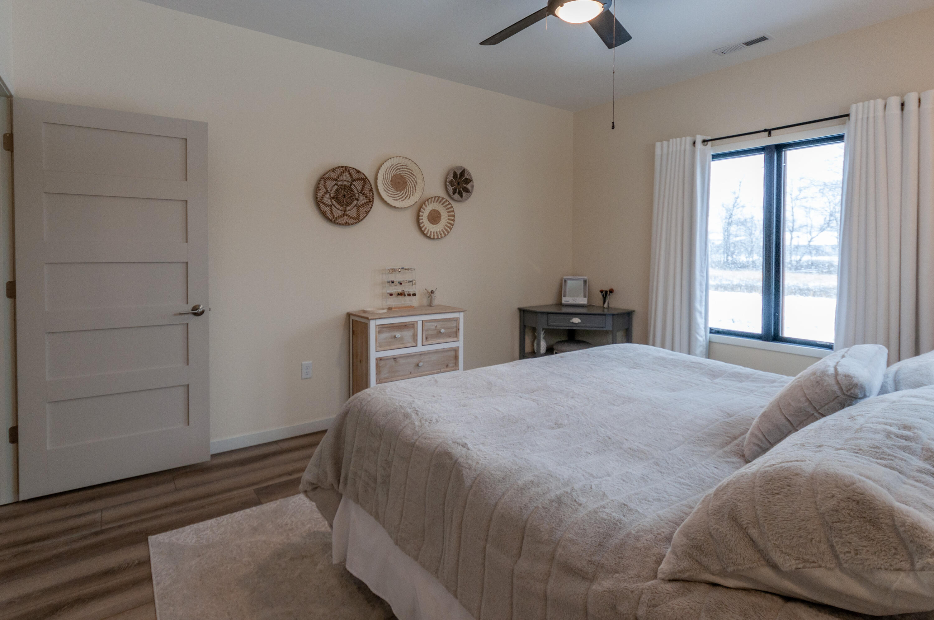 La Crescent, Minnesota 55947, United States, 3 Bedrooms Bedrooms, ,2 BathroomsBathrooms,Residential,Pending,61243