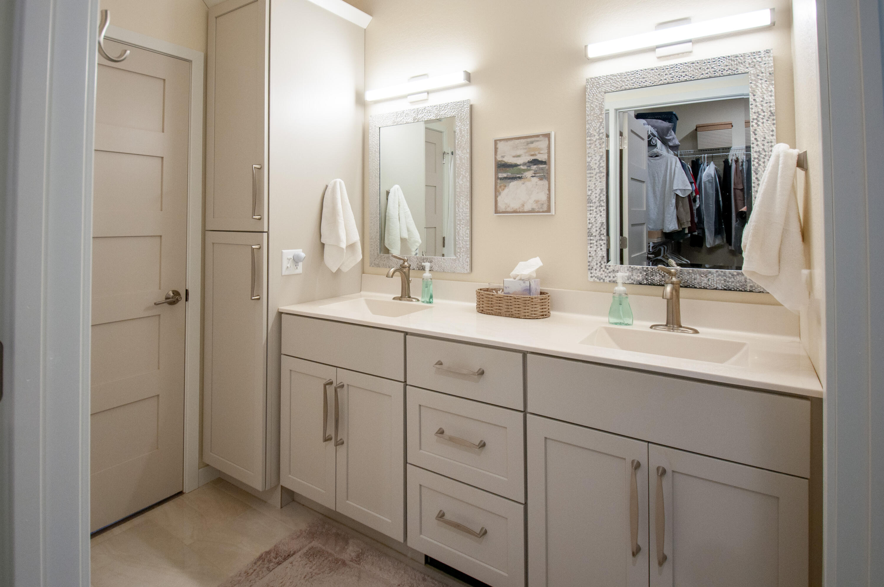 La Crescent, Minnesota 55947, United States, 3 Bedrooms Bedrooms, ,2 BathroomsBathrooms,Residential,Pending,61243