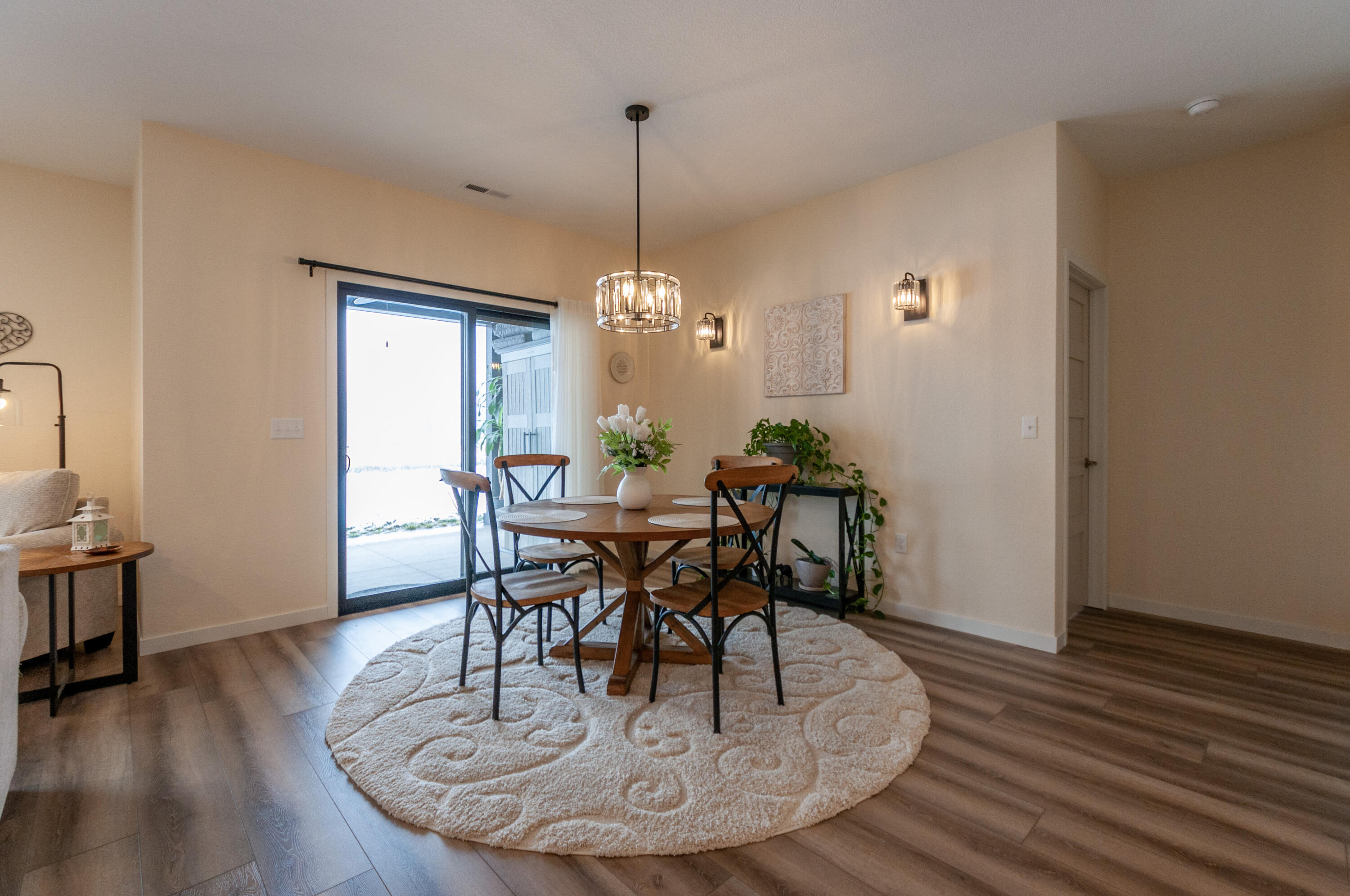 La Crescent, Minnesota 55947, United States, 3 Bedrooms Bedrooms, ,2 BathroomsBathrooms,Residential,Pending,61243