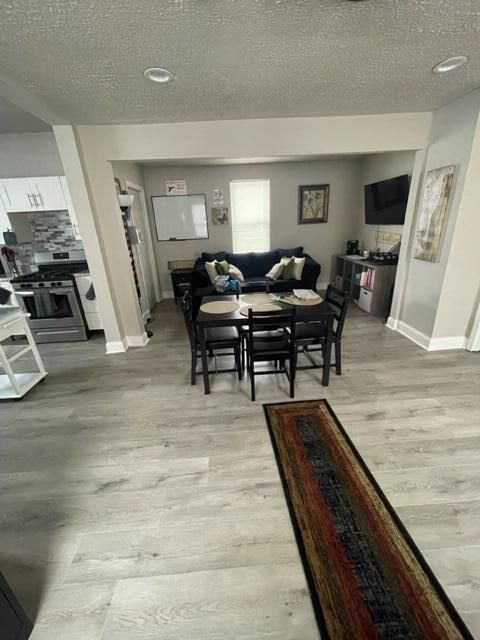 Photo of 622 W Meinecke Ave, Milwaukee, WI 53212 (MLS # 1823986)