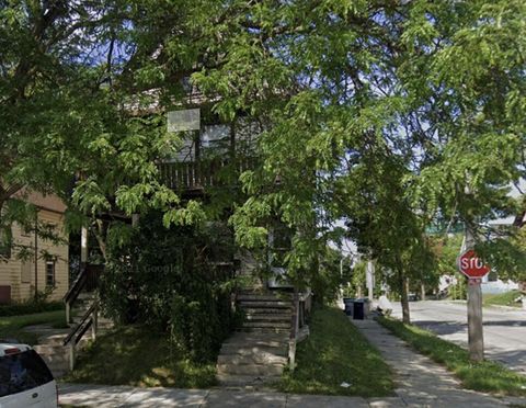 Photo of 2477 N Richards St, Milwaukee, WI 53212 (MLS # 1842382)