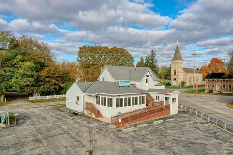 Photo of W187N12793 Fond Du Lac Ave, Germantown, WI 53022 (MLS # 1770620)