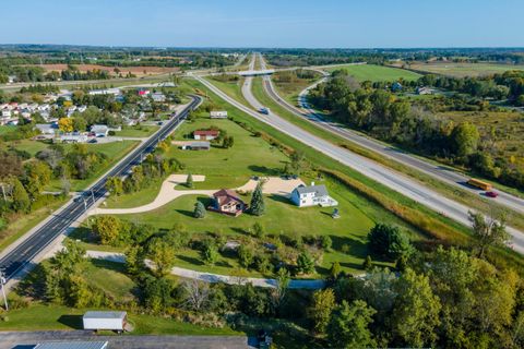 Photo of 1570 Port Washington Rd, Grafton, WI 53024 (MLS # 1659645)