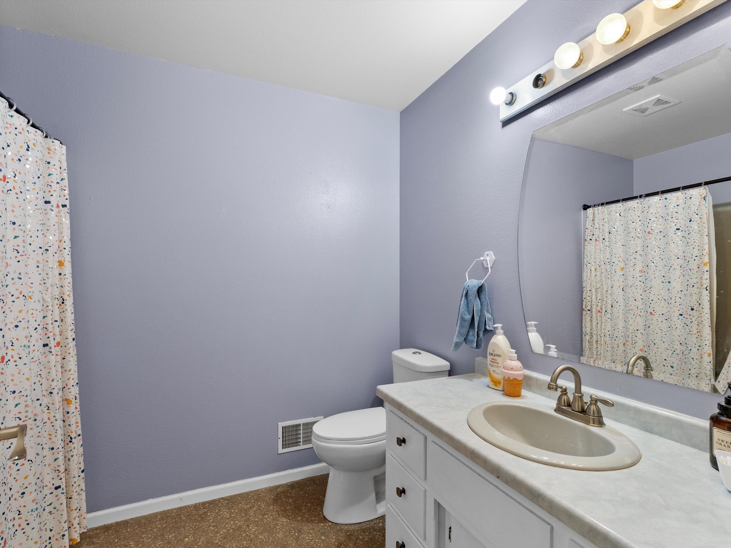 Manitowoc, Wisconsin 54220, United States, 3 Bedrooms Bedrooms, ,2 BathroomsBathrooms,Residential,Active,39894