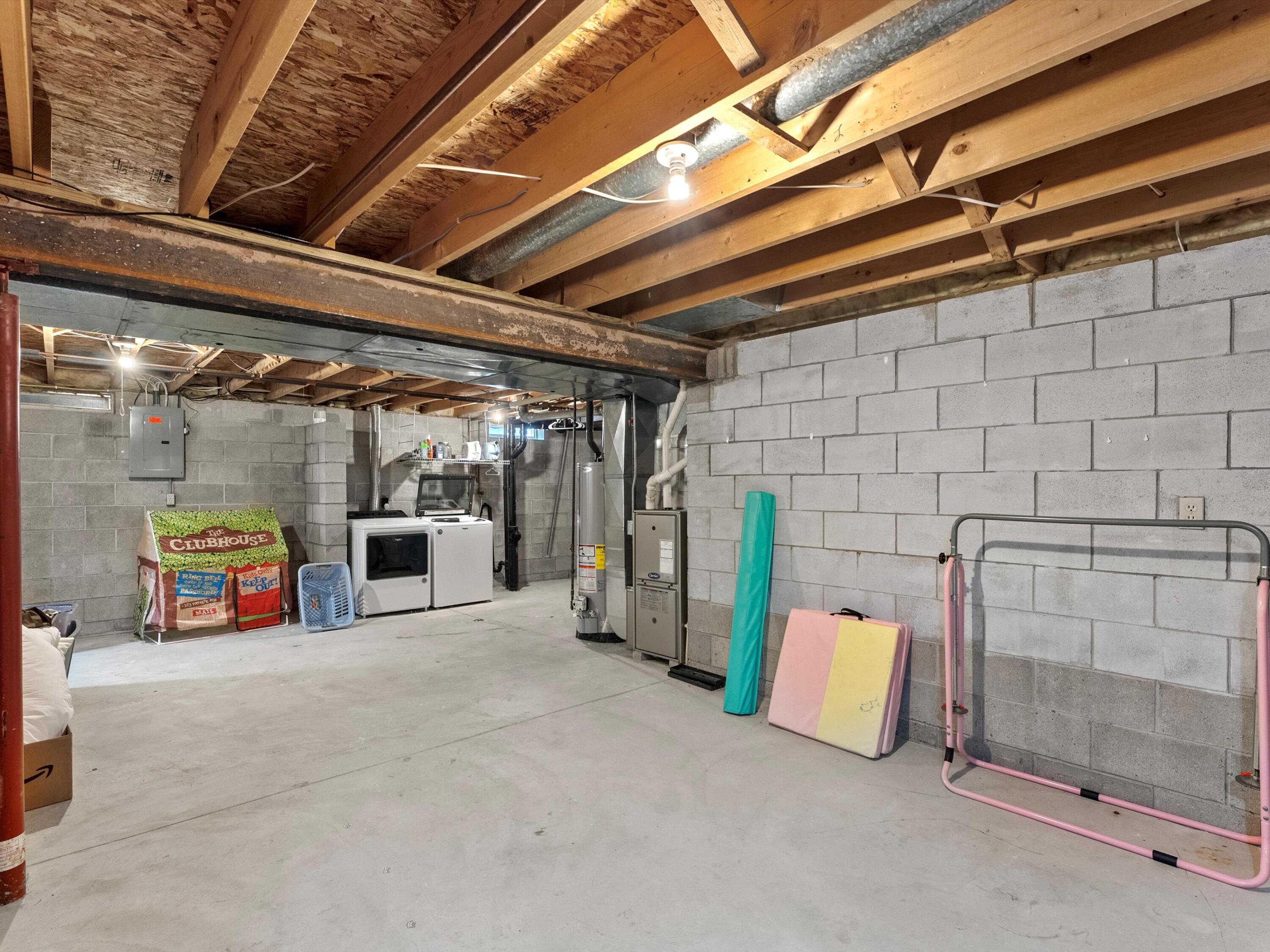 Manitowoc, Wisconsin 54220, United States, 3 Bedrooms Bedrooms, ,2 BathroomsBathrooms,Residential,Active,39894