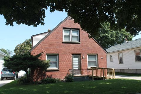 Photo of 218 N 71st St, Milwaukee, WI 53213 (MLS # 1888850)