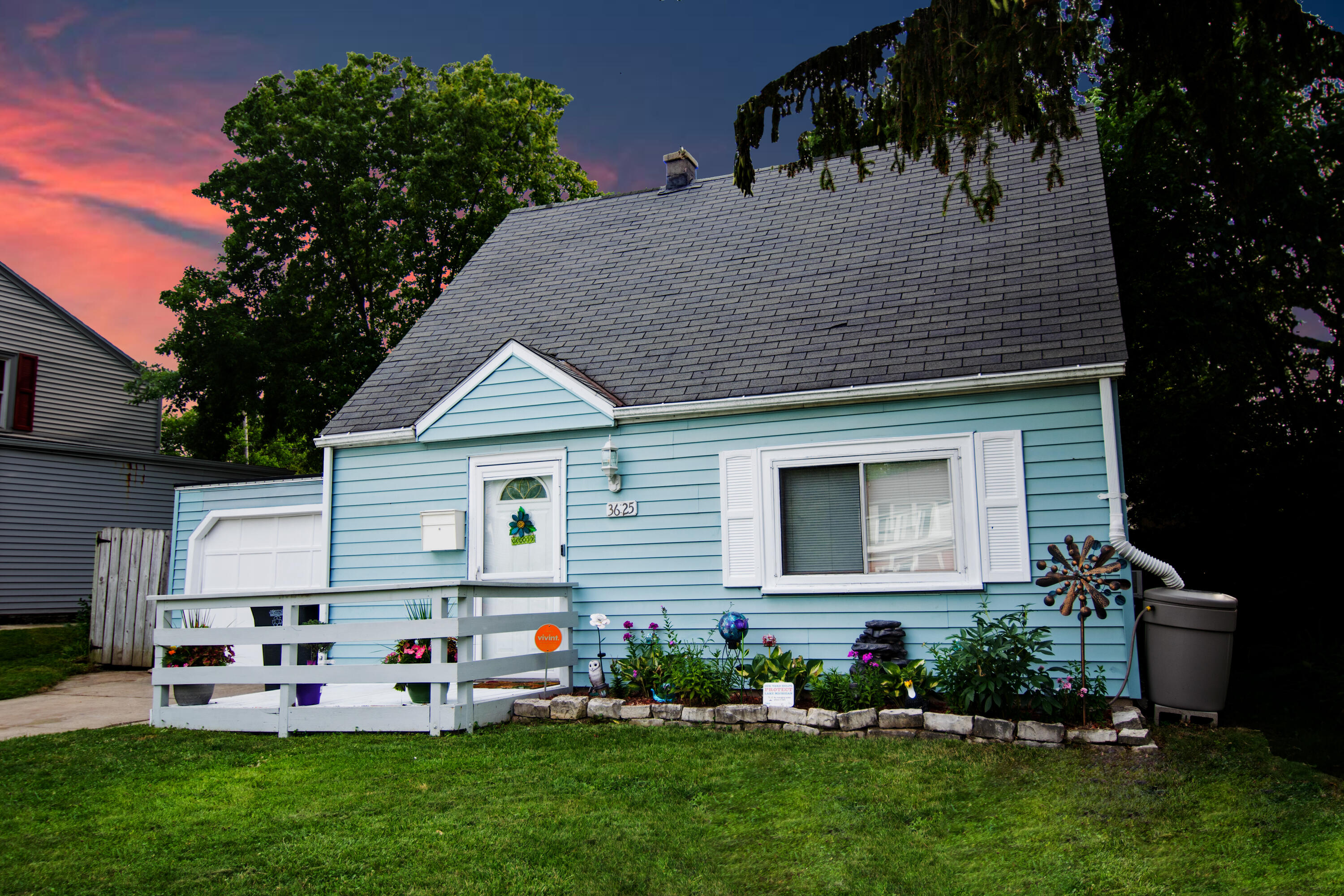 Photo 1 of 28 — 3625 S 46th St, Greenfield, WI 53220