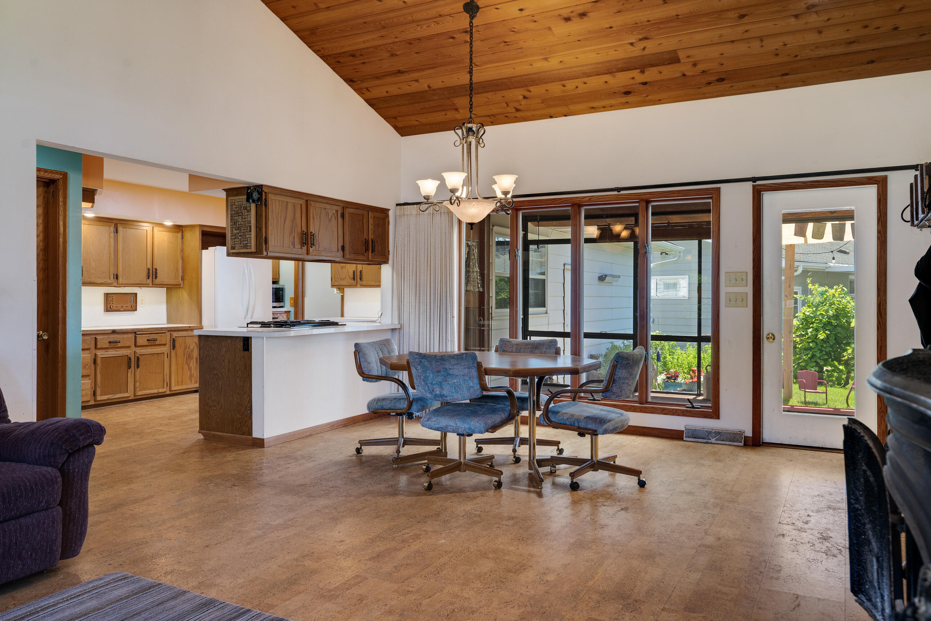 La Crosse, Wisconsin 54601, United States, 5 Bedrooms Bedrooms, ,4 BathroomsBathrooms,Residential,Pending,53780