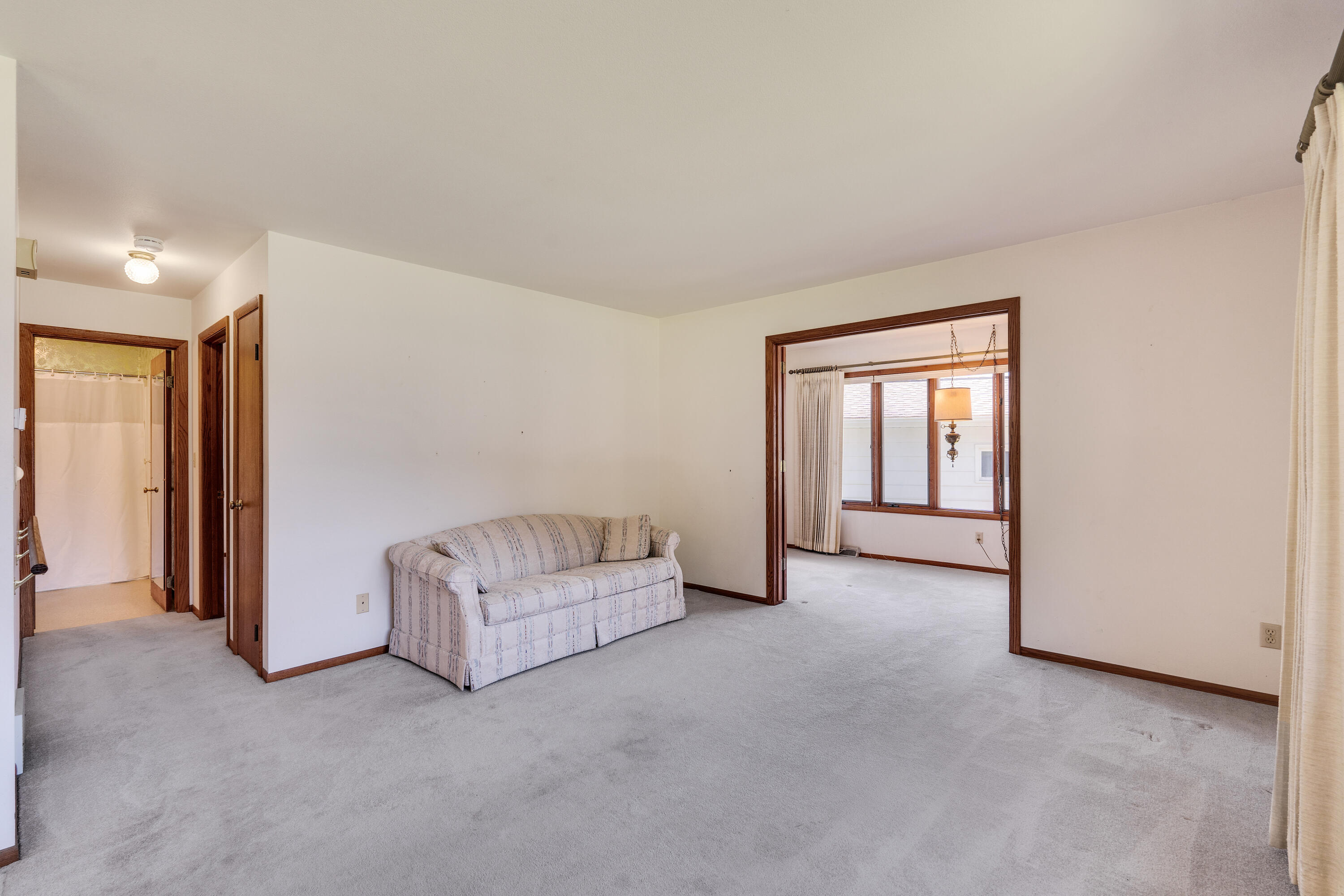 La Crosse, Wisconsin 54601, United States, 5 Bedrooms Bedrooms, ,4 BathroomsBathrooms,Residential,Pending,53780