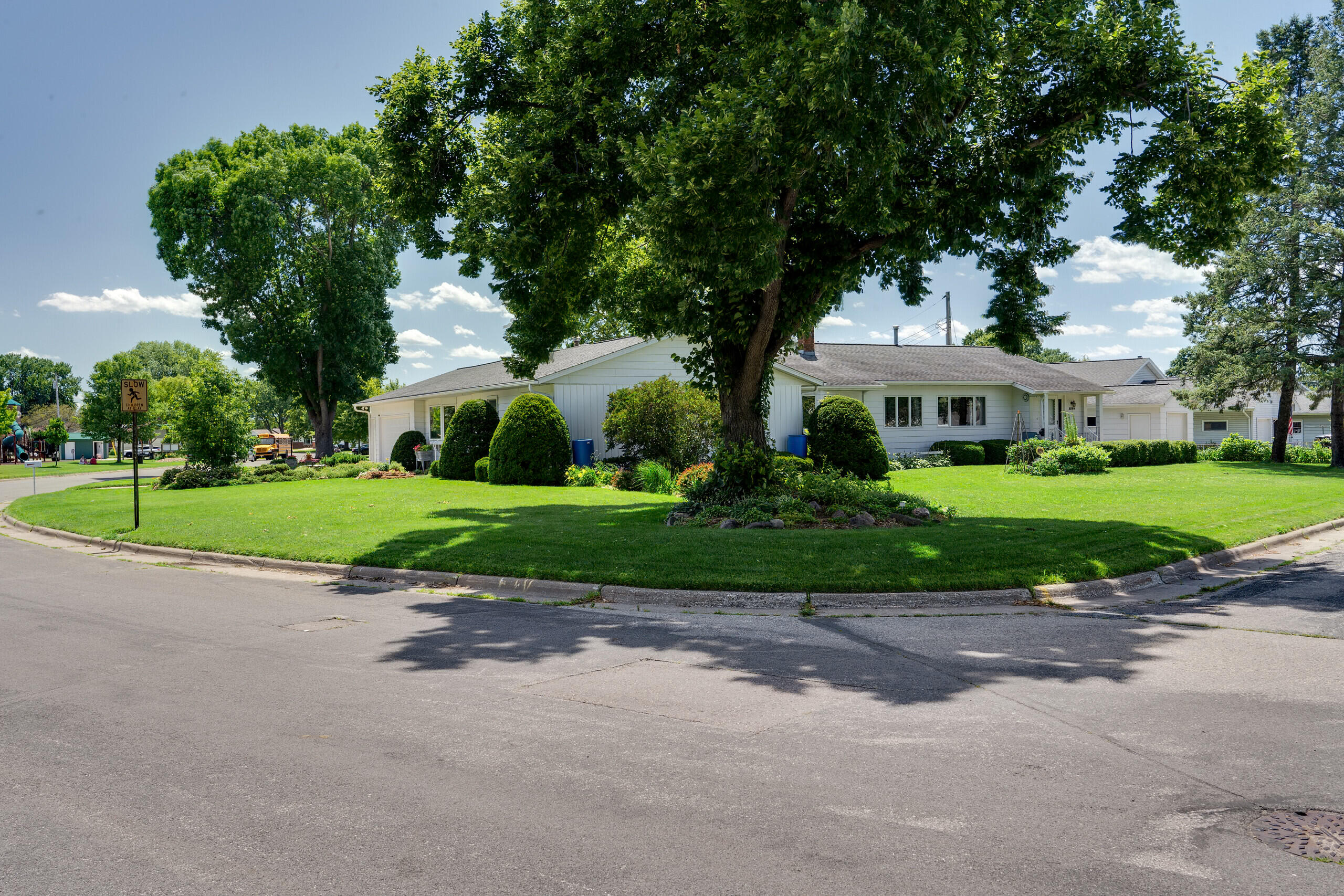 La Crosse, Wisconsin 54601, United States, 5 Bedrooms Bedrooms, ,4 BathroomsBathrooms,Residential,Pending,53780