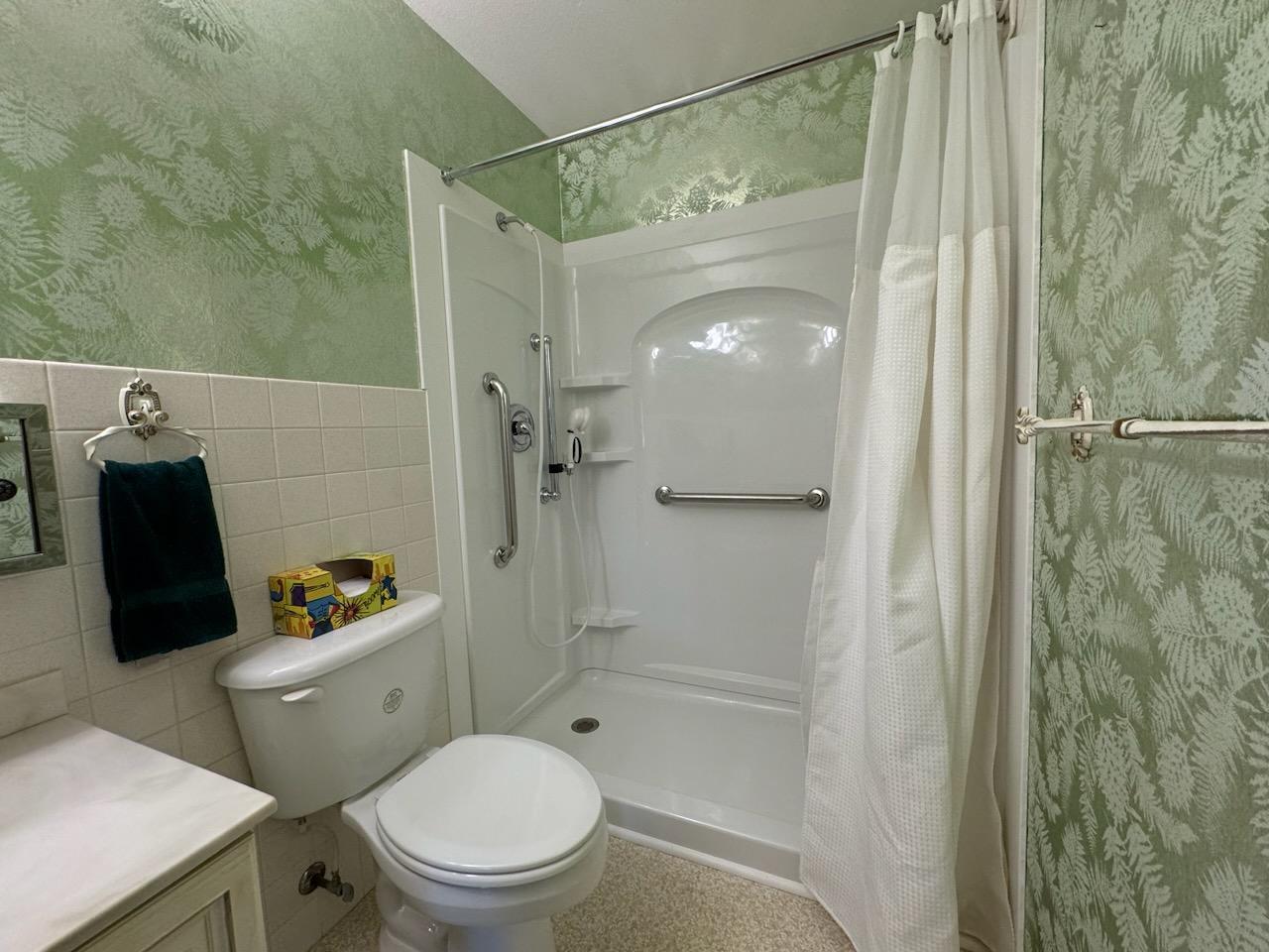 La Crosse, Wisconsin 54601, United States, 5 Bedrooms Bedrooms, ,4 BathroomsBathrooms,Residential,Pending,53780