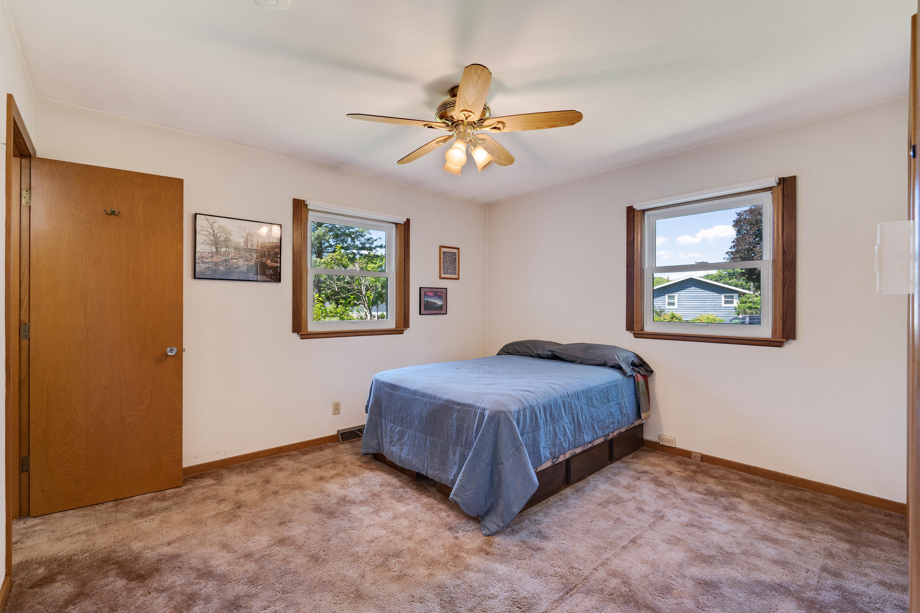 La Crosse, Wisconsin 54601, United States, 5 Bedrooms Bedrooms, ,4 BathroomsBathrooms,Residential,Pending,53780