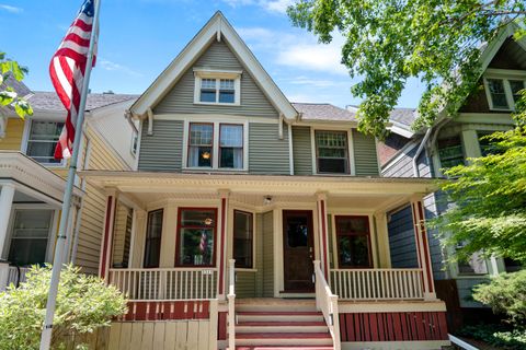 Photo of 3311 N Bartlett Ave, Milwaukee, WI 53211 (MLS # 1838967)