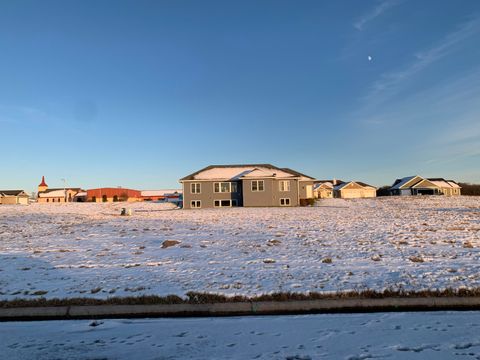 Photo of 1507 Woodcrest St, Howards Grove, WI 53083 (MLS # 1670247)