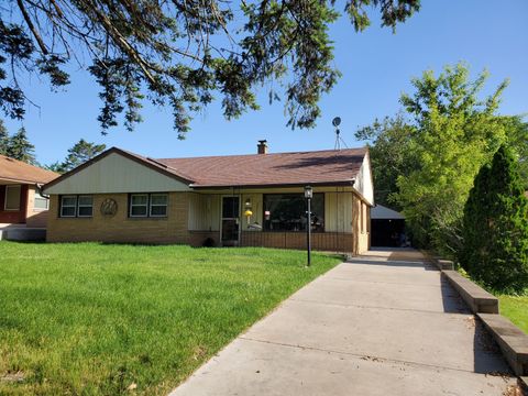 Photo of 1732 Beech St, South Milwaukee, WI 53172 (MLS # 1889287)