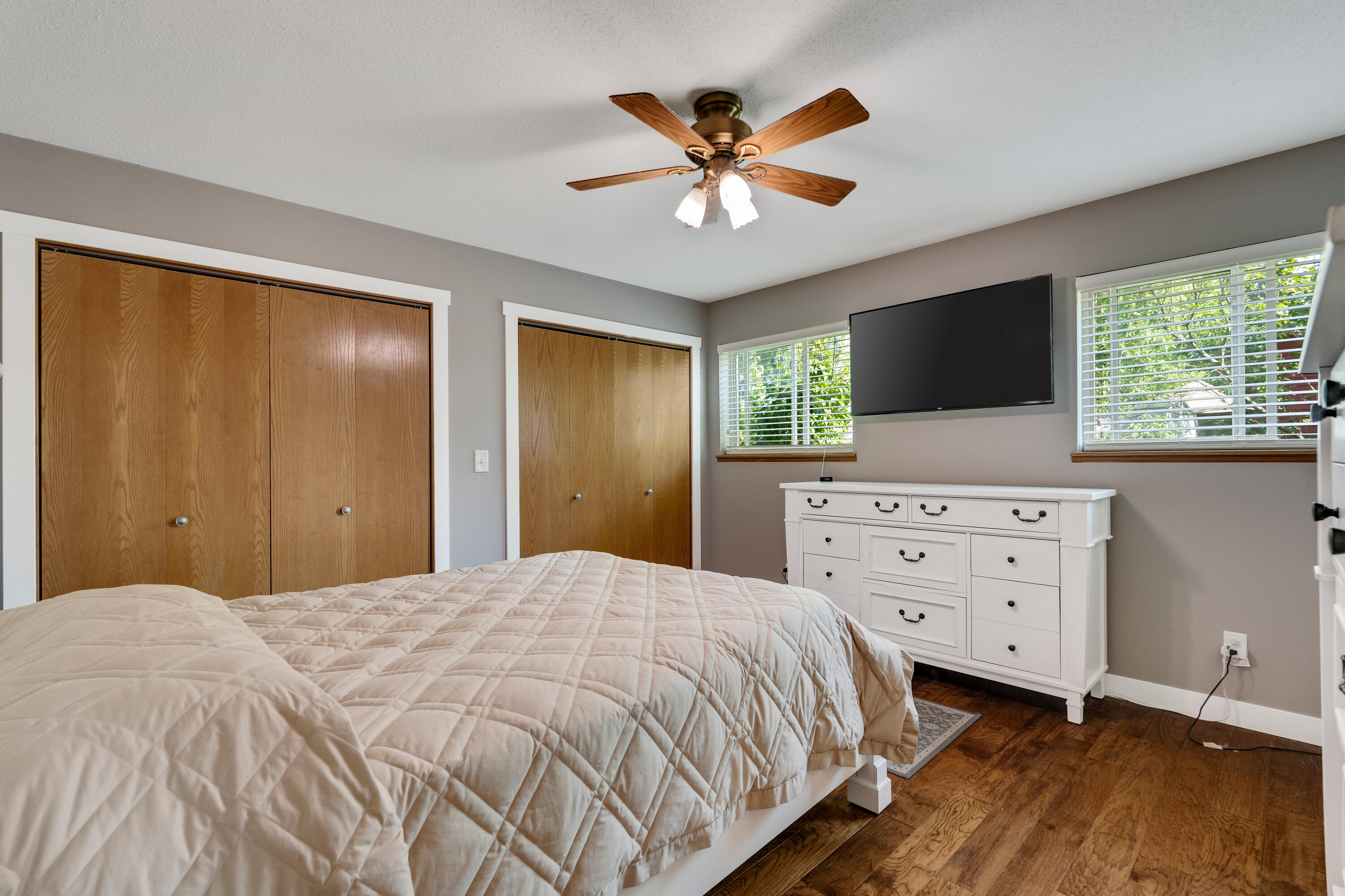 Holmen, Wisconsin 54636, United States, 5 Bedrooms Bedrooms, ,3 BathroomsBathrooms,Residential,Pending,55238