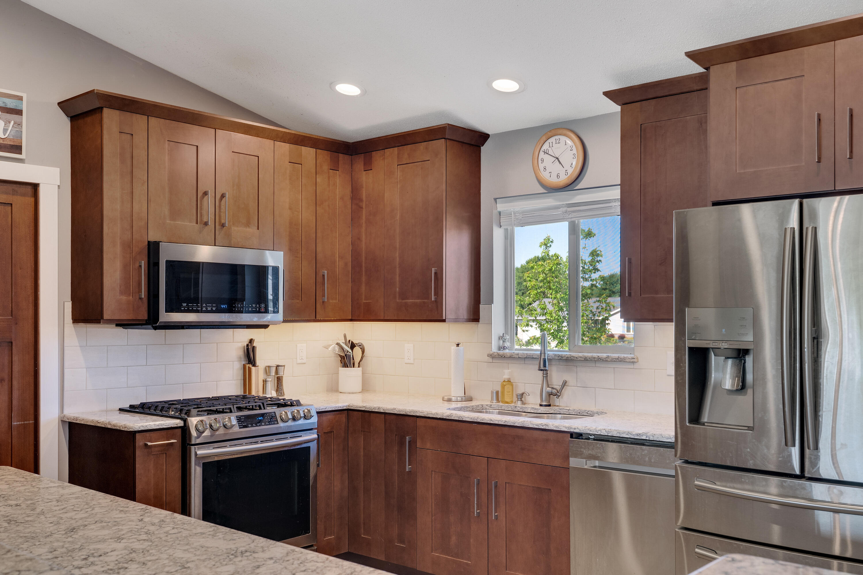 Holmen, Wisconsin 54636, United States, 5 Bedrooms Bedrooms, ,3 BathroomsBathrooms,Residential,Pending,55238