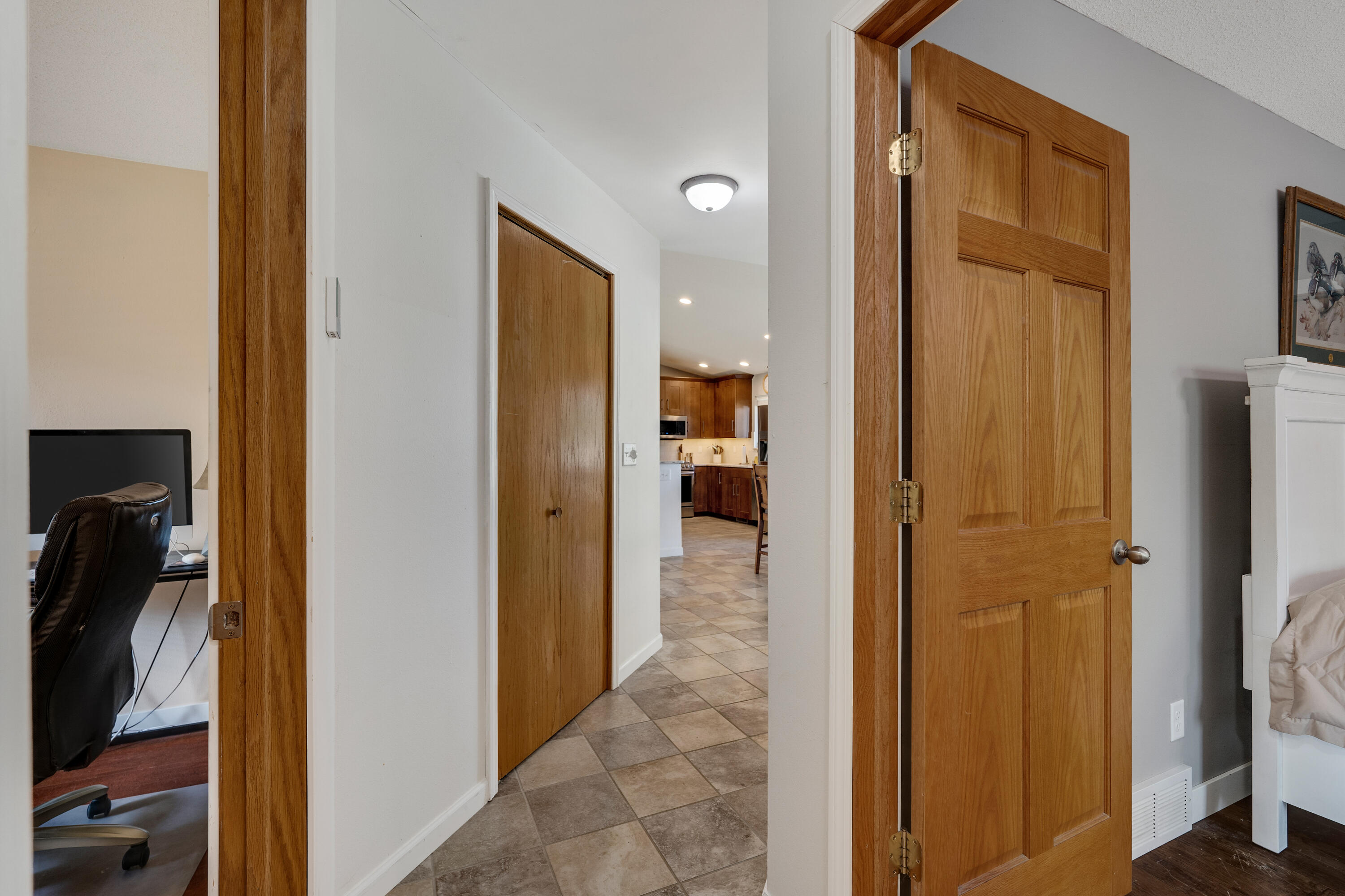 Holmen, Wisconsin 54636, United States, 5 Bedrooms Bedrooms, ,3 BathroomsBathrooms,Residential,Pending,55238