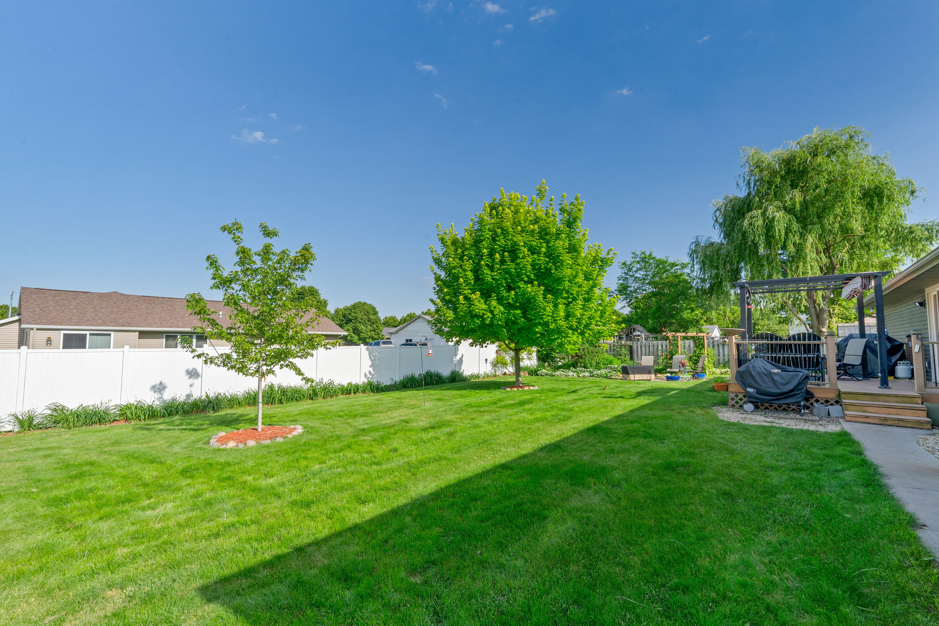 Holmen, Wisconsin 54636, United States, 5 Bedrooms Bedrooms, ,3 BathroomsBathrooms,Residential,Pending,55238