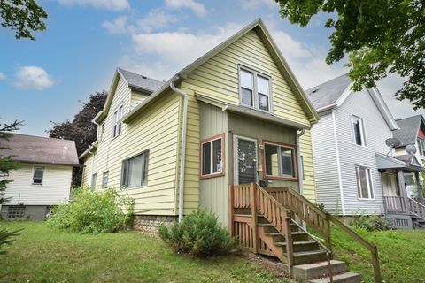 Photo of 234 N 37th St, Milwaukee, WI 53208 (MLS # 1844194)