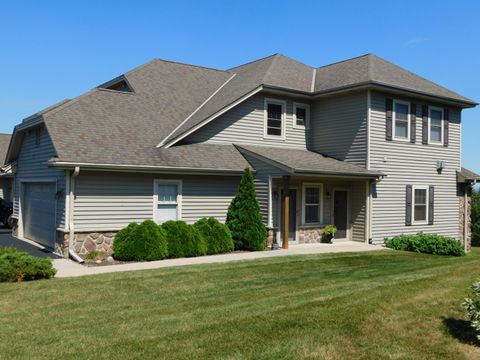 Photo of 1654 New Port Vista Dr, Port Washington, WI 53024 (MLS # 1886830)
