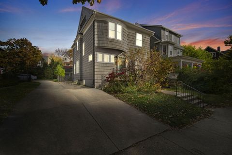 2824 N Murray Ave, Milwaukee, WI 53211 - #: 1897860