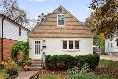 Photo of 307 N 67th St, Milwaukee, WI 53213 (MLS # 1855365)