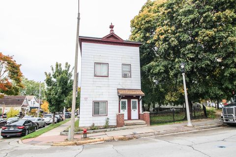 Photo of 3334 W National Ave, Milwaukee, WI 53215 (MLS # 1864820)