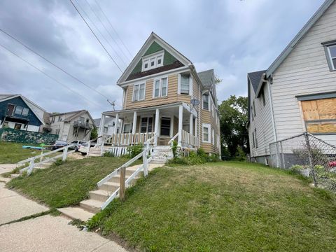 Photo of 218 E Hadley St, Milwaukee, WI 53212 (MLS # 1845972)