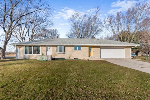 Photo of 2692 Sunset Rd, Port Washington, WI 53074 (MLS # 1859448)