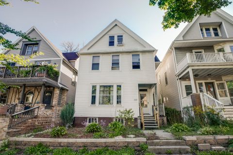 Photo of 2720 N Oakland Ave, Milwaukee, WI 53211 (MLS # 1851165)