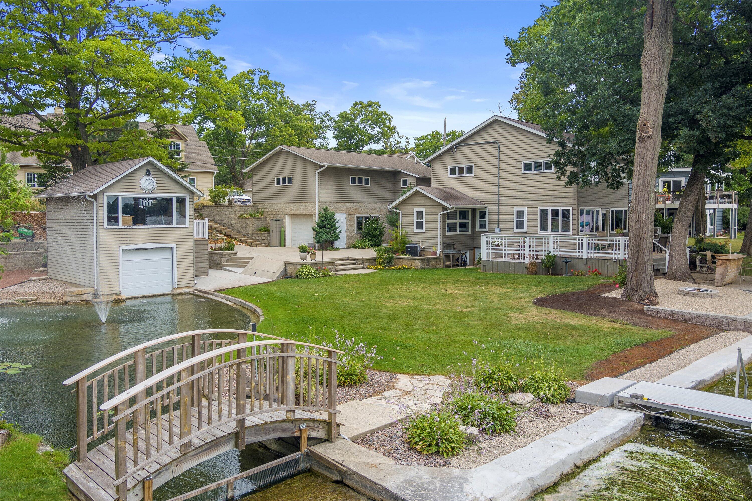 Photo 1 of 54 — N57W34503 Nickels Point Rd, Oconomowoc, WI 53066