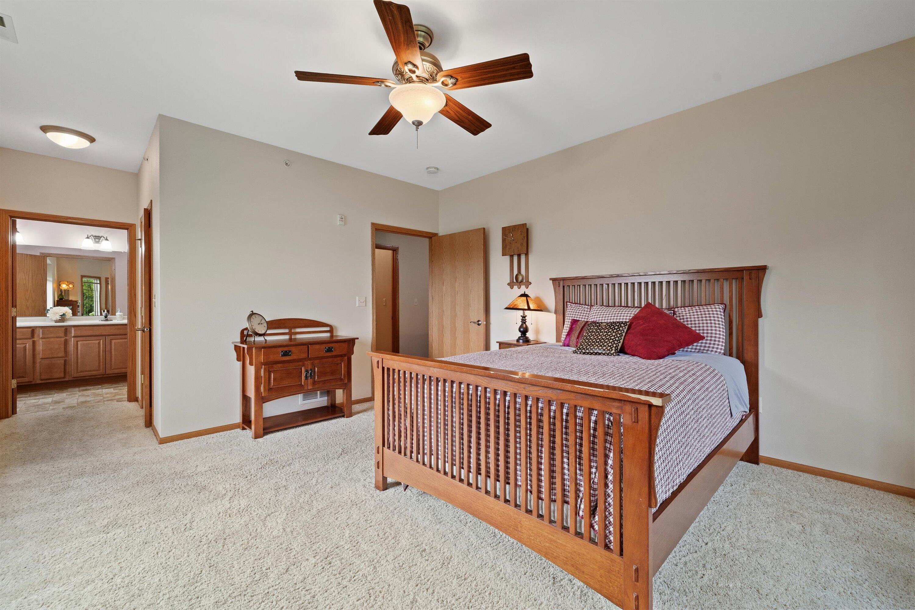 Pleasant Prairie, Wisconsin 53158, United States, 2 Bedrooms Bedrooms, ,3 BathroomsBathrooms,Residential,Active,48736