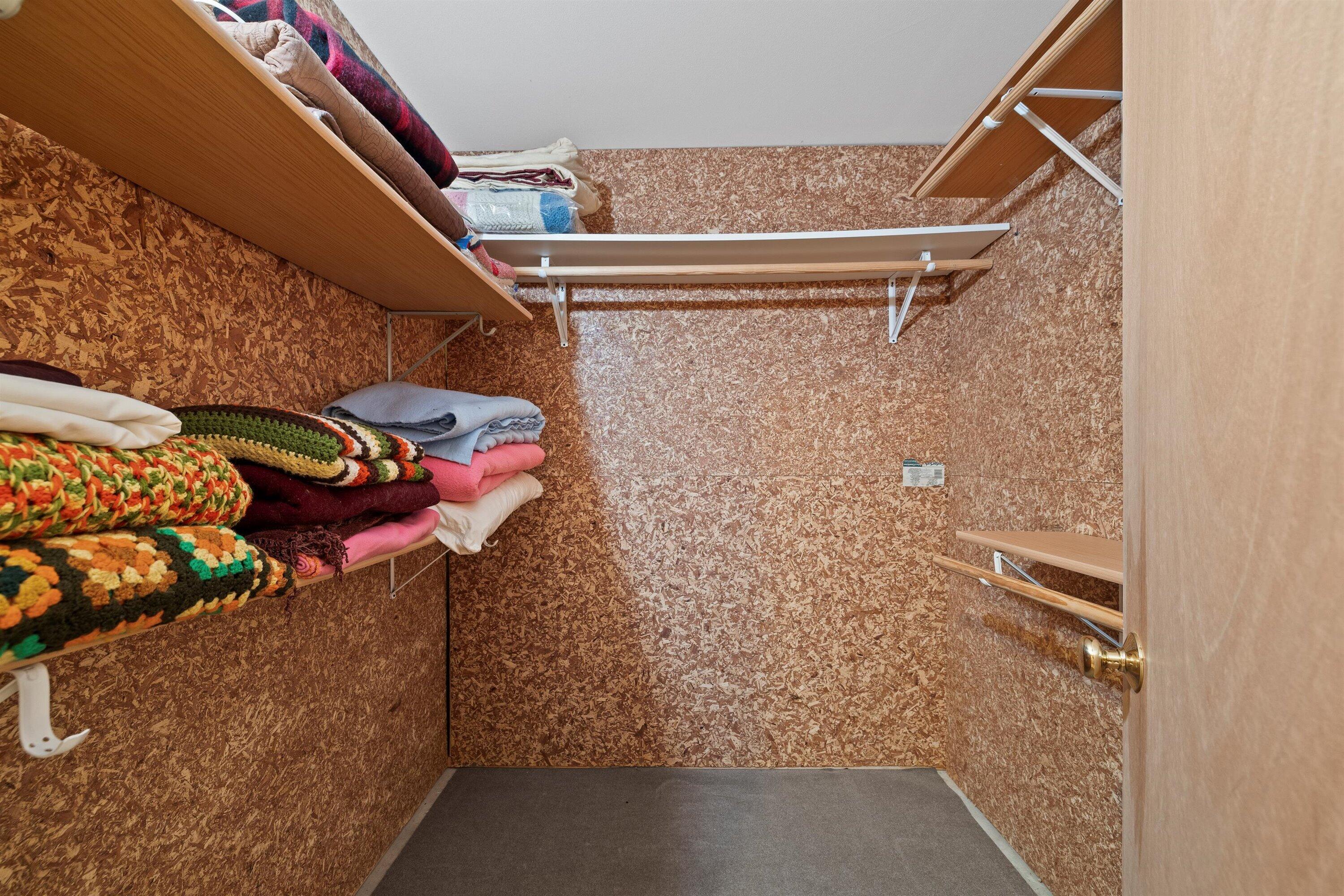 Pleasant Prairie, Wisconsin 53158, United States, 2 Bedrooms Bedrooms, ,3 BathroomsBathrooms,Residential,Active,48736