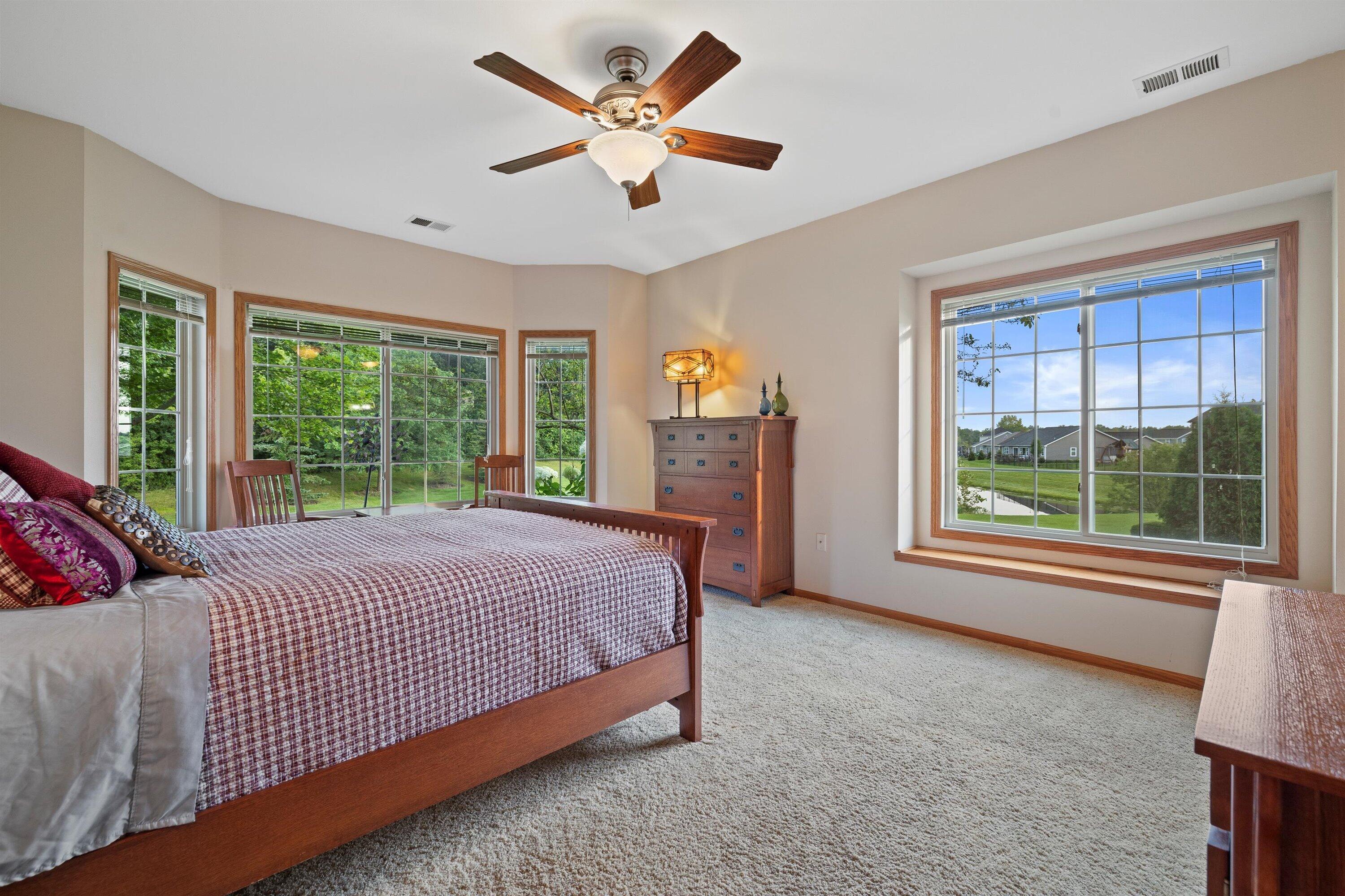 Pleasant Prairie, Wisconsin 53158, United States, 2 Bedrooms Bedrooms, ,3 BathroomsBathrooms,Residential,Active,48736