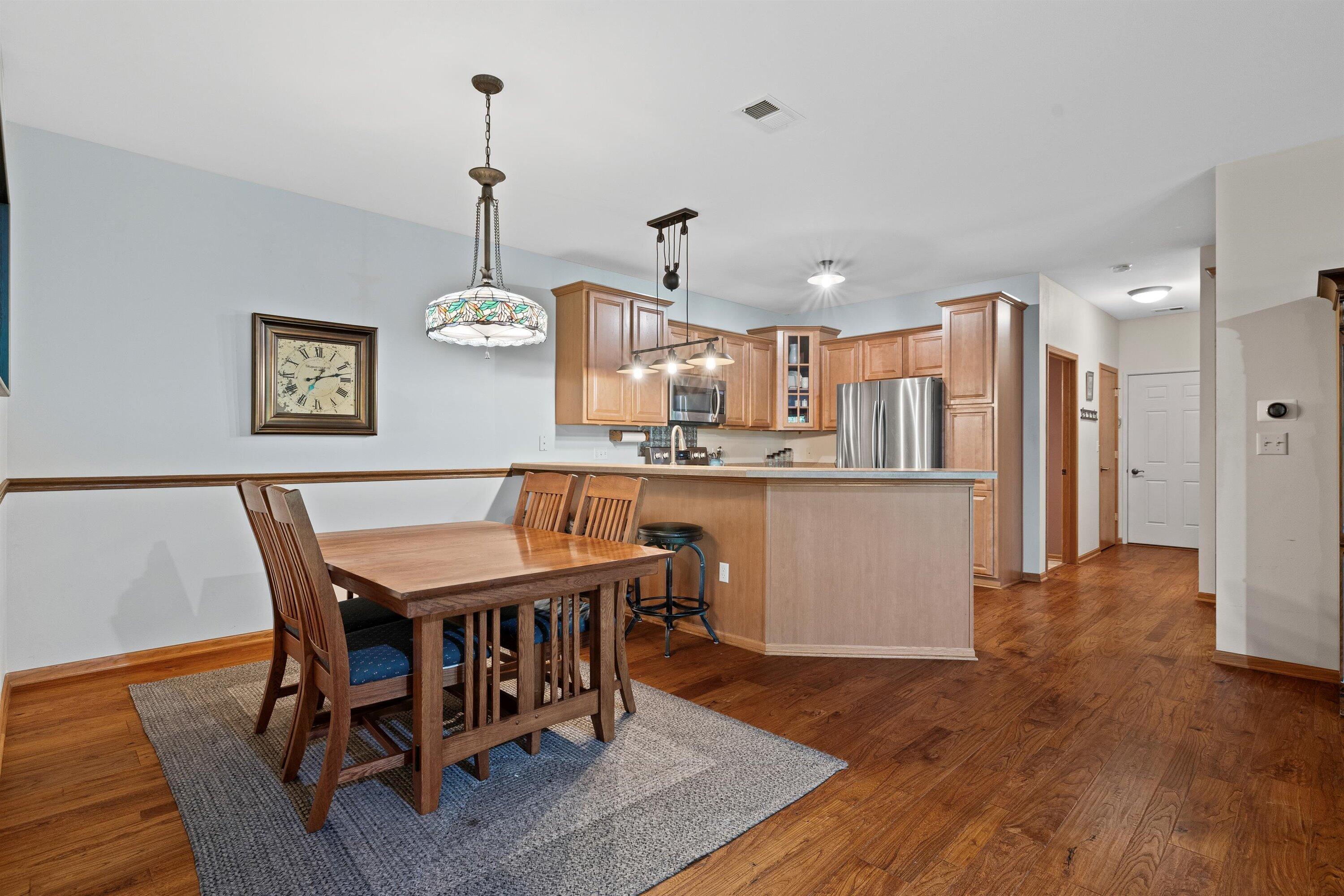 Pleasant Prairie, Wisconsin 53158, United States, 2 Bedrooms Bedrooms, ,3 BathroomsBathrooms,Residential,Active,48736