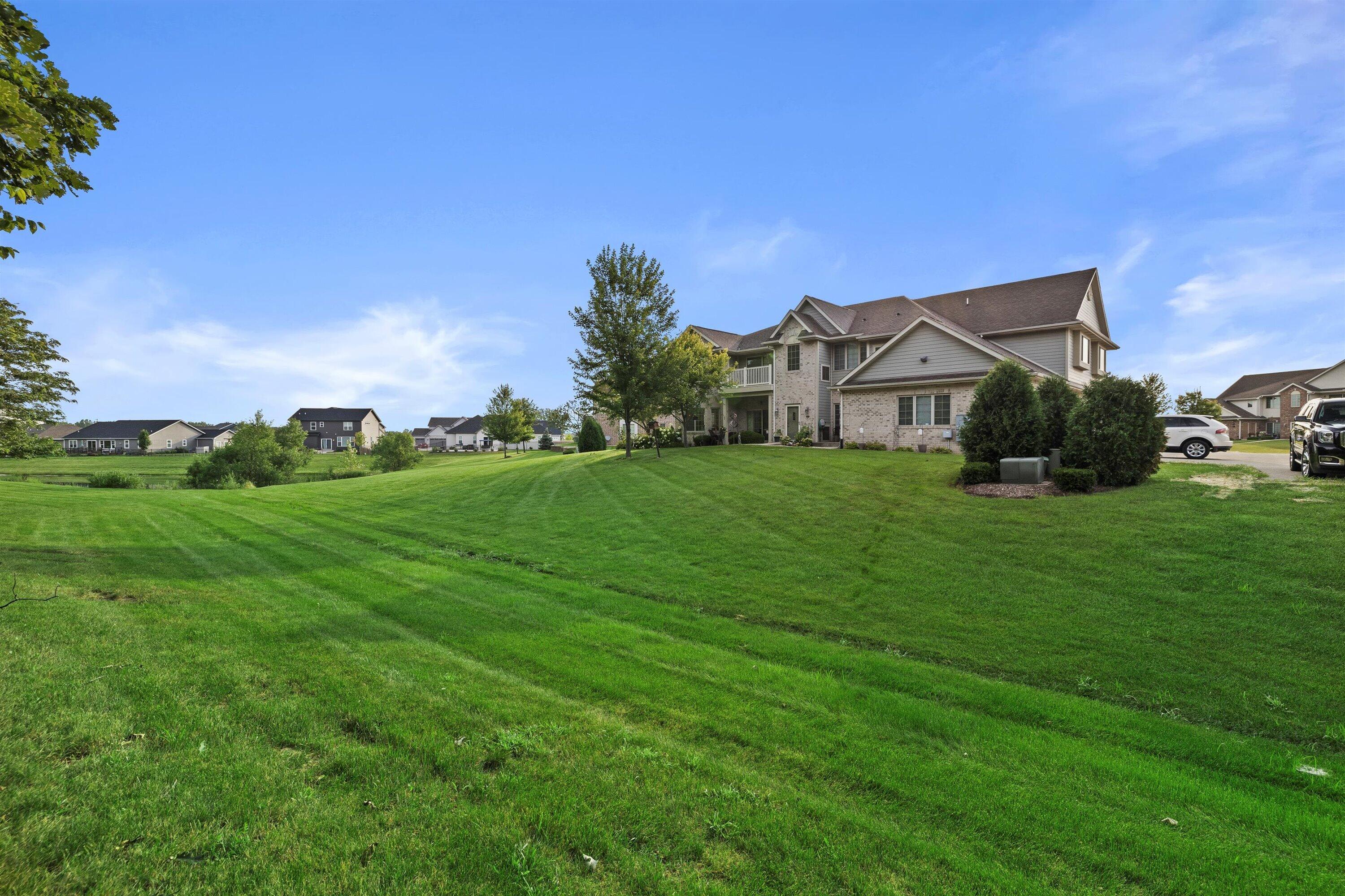 Pleasant Prairie, Wisconsin 53158, United States, 2 Bedrooms Bedrooms, ,3 BathroomsBathrooms,Residential,Active,48736