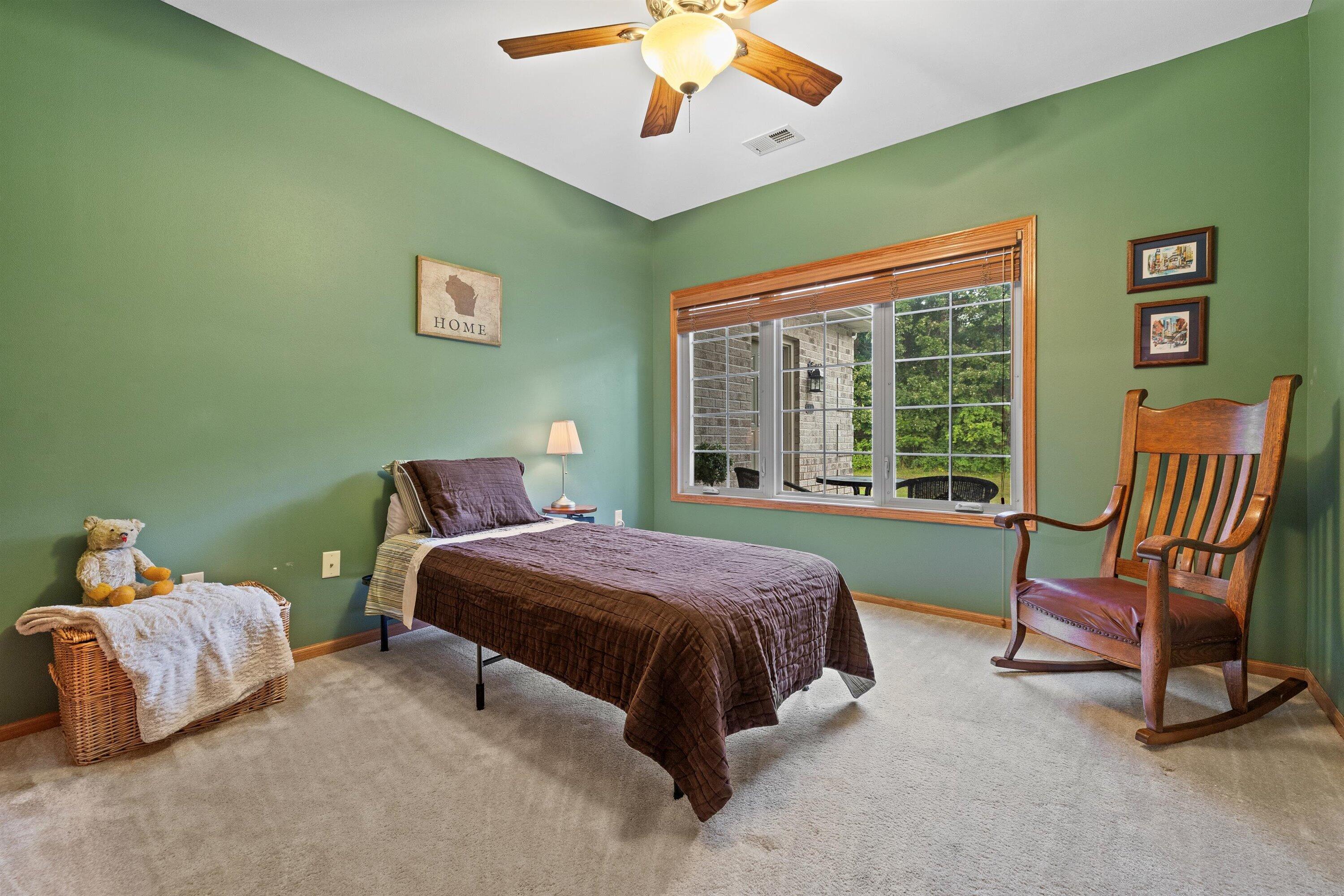 Pleasant Prairie, Wisconsin 53158, United States, 2 Bedrooms Bedrooms, ,3 BathroomsBathrooms,Residential,Active,48736