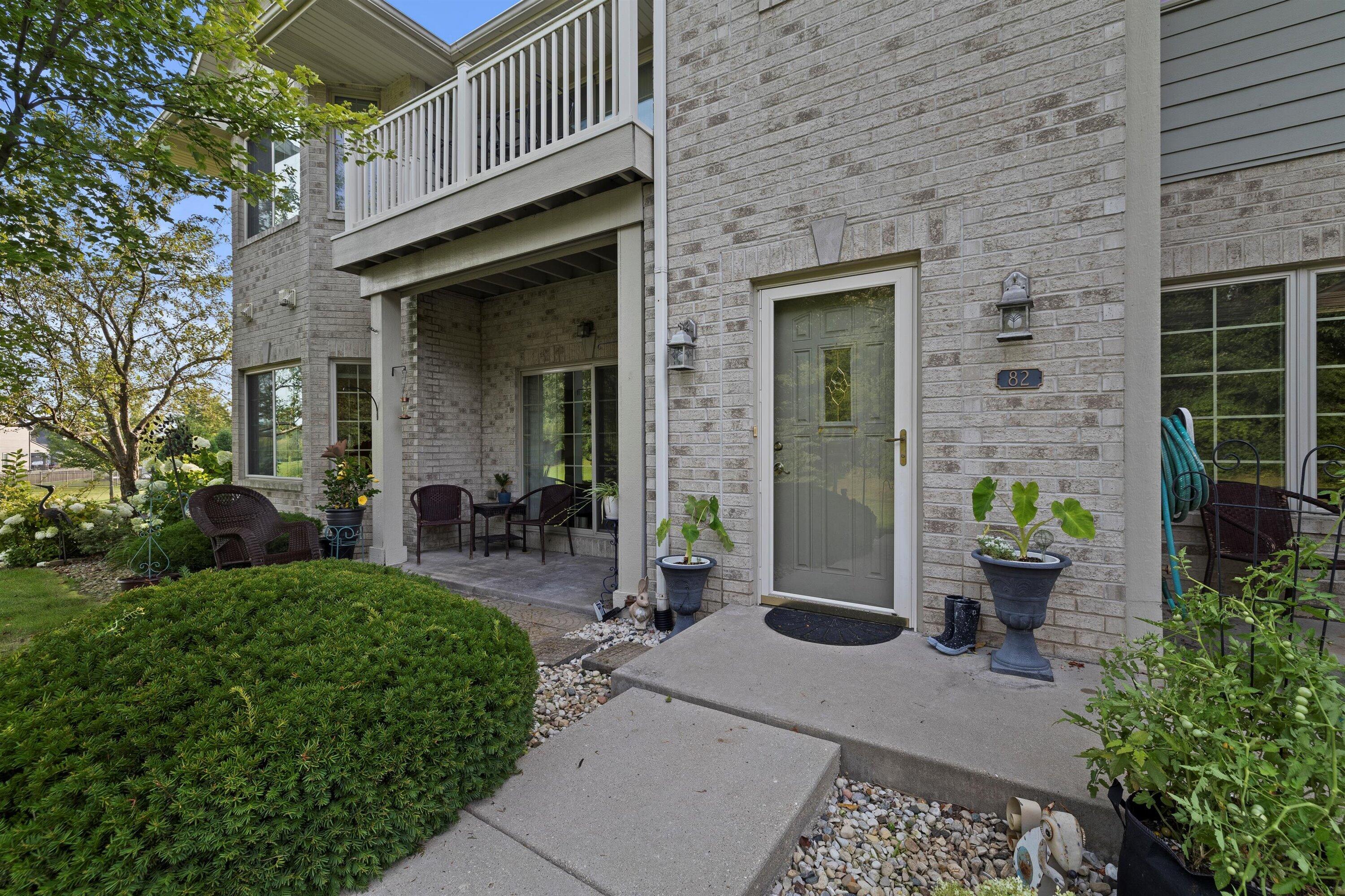 Pleasant Prairie, Wisconsin 53158, United States, 2 Bedrooms Bedrooms, ,3 BathroomsBathrooms,Residential,Active,48736