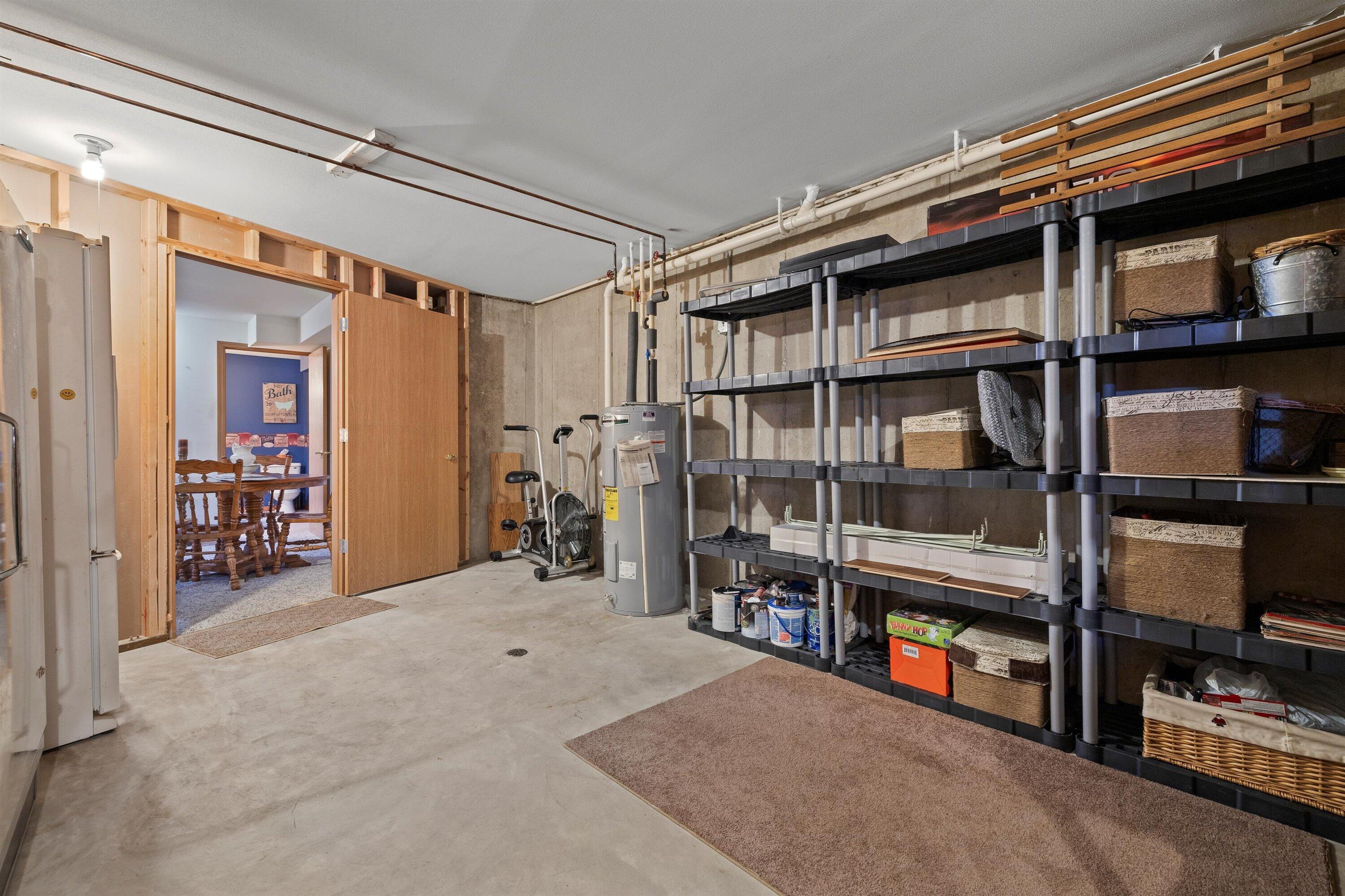 Pleasant Prairie, Wisconsin 53158, United States, 2 Bedrooms Bedrooms, ,3 BathroomsBathrooms,Residential,Active,48736