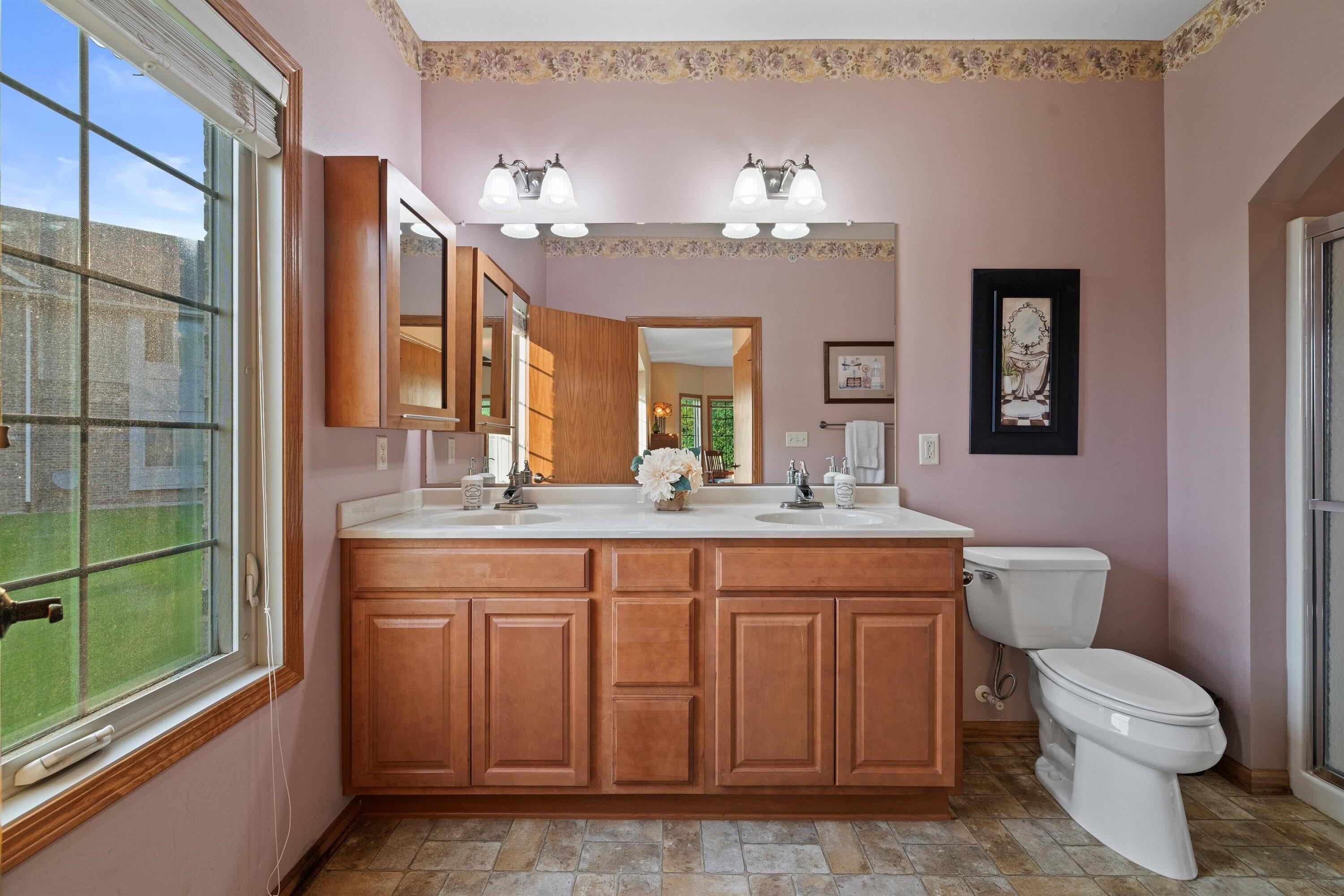 Pleasant Prairie, Wisconsin 53158, United States, 2 Bedrooms Bedrooms, ,3 BathroomsBathrooms,Residential,Active,48736