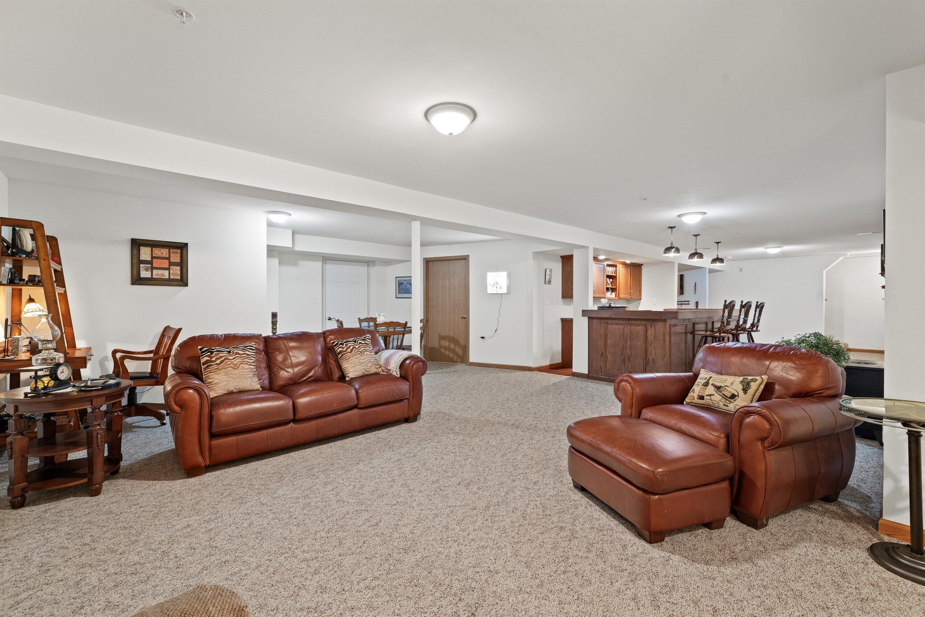 Pleasant Prairie, Wisconsin 53158, United States, 2 Bedrooms Bedrooms, ,3 BathroomsBathrooms,Residential,Active,48736