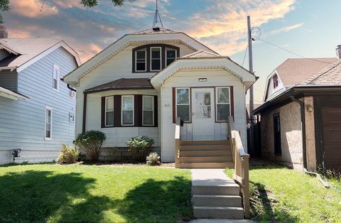Photo of 813 S 17th St, Milwaukee, WI 53204 (MLS # 1809226)