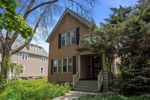 Photo of 2542 N Humboldt Blvd, Milwaukee, WI 53212 (MLS # 1837404)