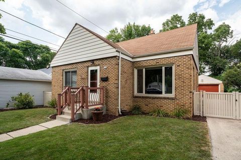 Photo of 7128 W Stevenson St, Milwaukee, WI 53213 (MLS # 1887485)