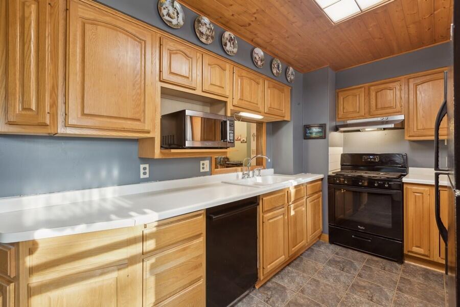 Bloomfield, Wisconsin 53128, United States, 3 Bedrooms Bedrooms, ,1 BathroomBathrooms,Residential,Active,46691